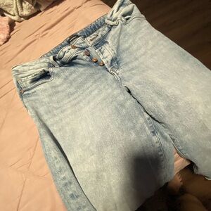 Im selling express jeans , worn a bit , low rise straight jeans.
